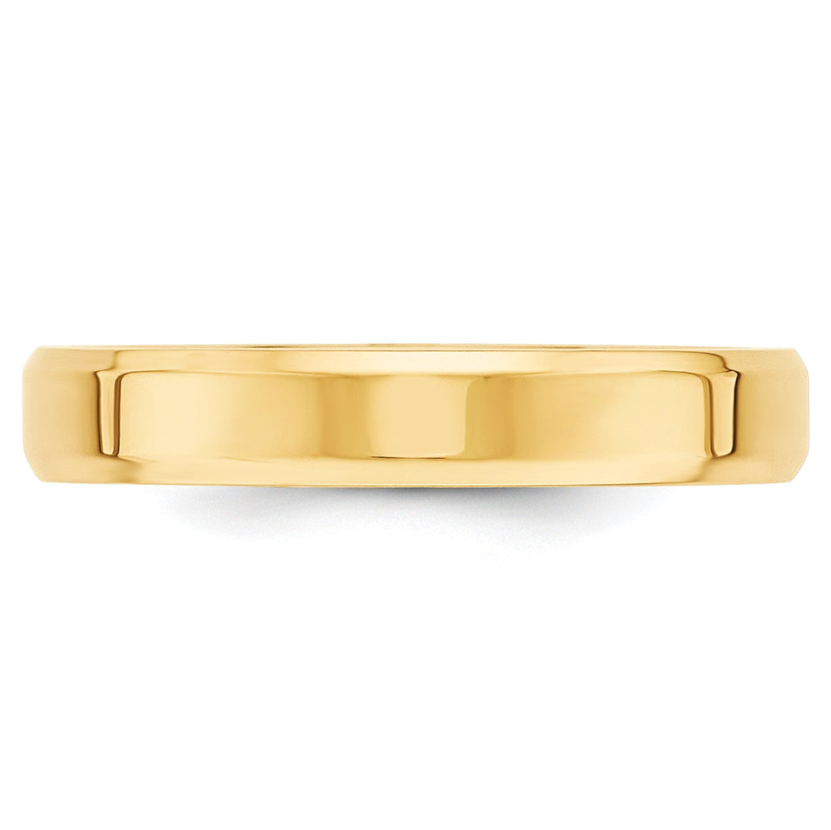 Side profile of the 4mm yellow gold band with flat beveled edges