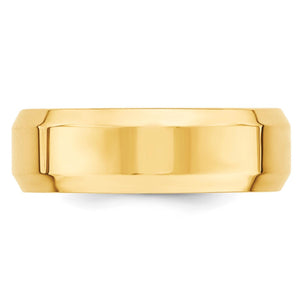 Side profile of the yellow gold beveled edge band showing its 7mm width