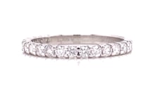 Video of the 14K white gold 1 cttw prong set diamond wedding band